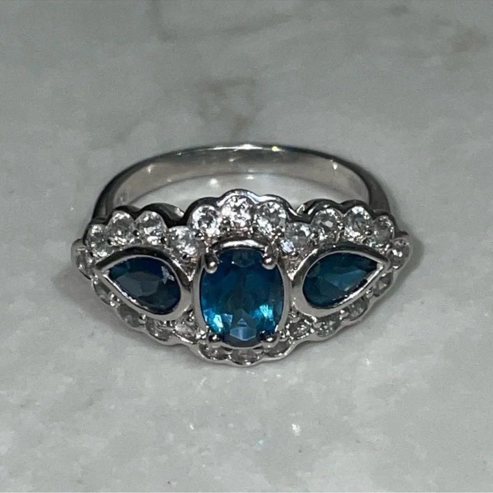 Vintage BLUE TOPAZ 2.00CT WHITE TOPAZ 1.20CTW STERLING SILVER 3- STONE Ring